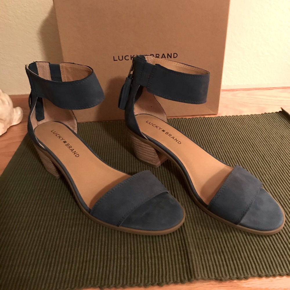 Lucky Brand Batima Sz 7.5 Drk Chambray Sandals